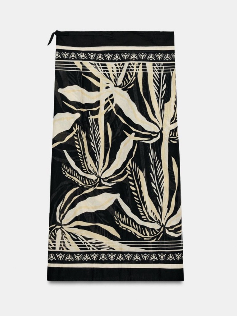 Zara Palm Tree Pareo Skirt in Black and Ivory. Brand new!